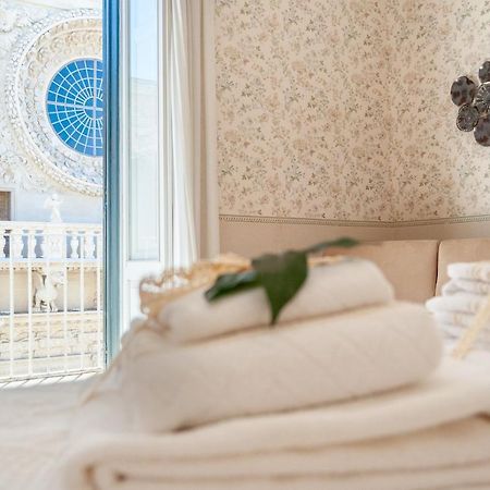 B&B Risveglio Col Rosone Lecce Eksteriør billede