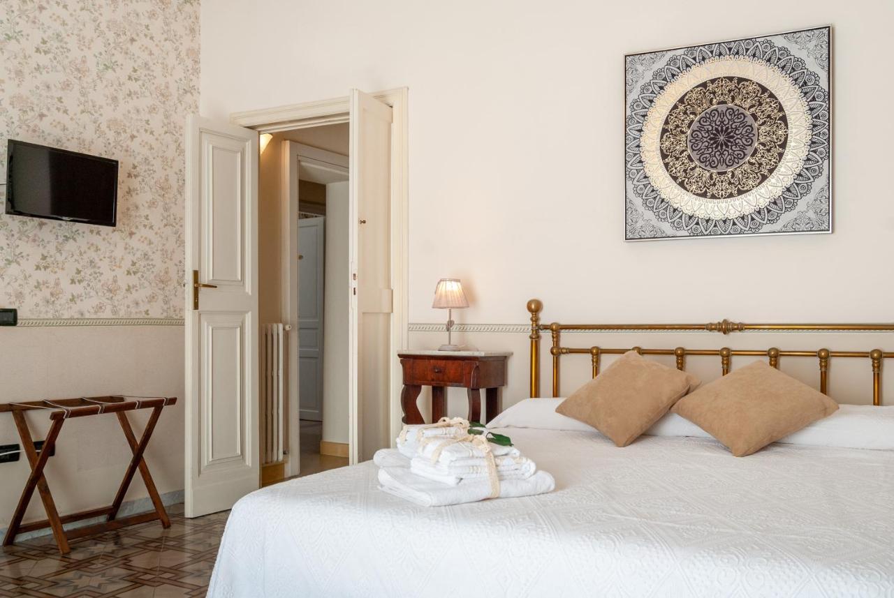 B&B Risveglio Col Rosone Lecce Eksteriør billede