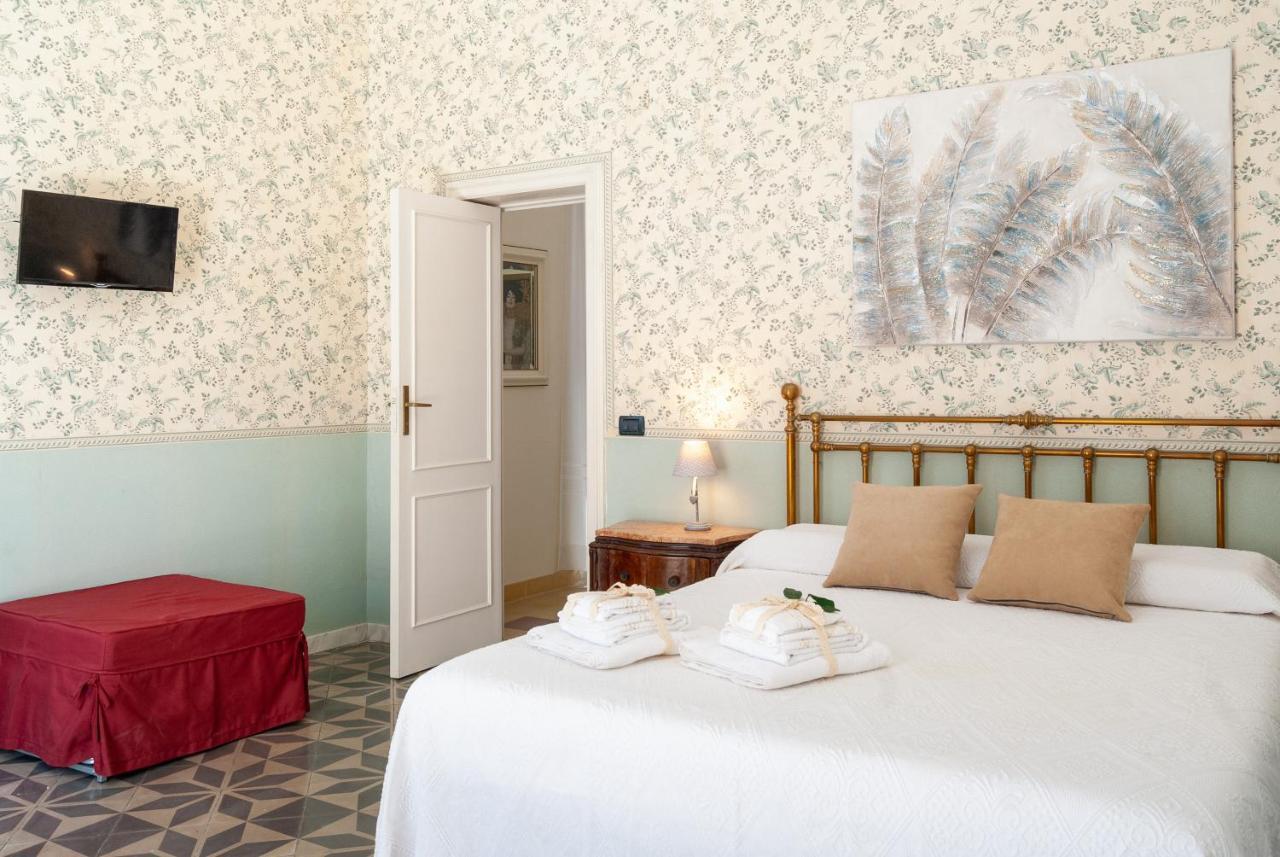 B&B Risveglio Col Rosone Lecce Eksteriør billede